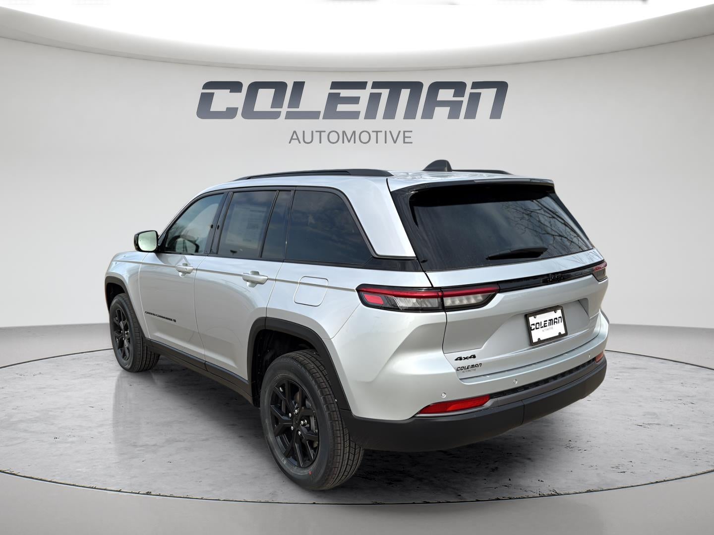 2026 Jeep Grand Cherokee Laredo Altitude