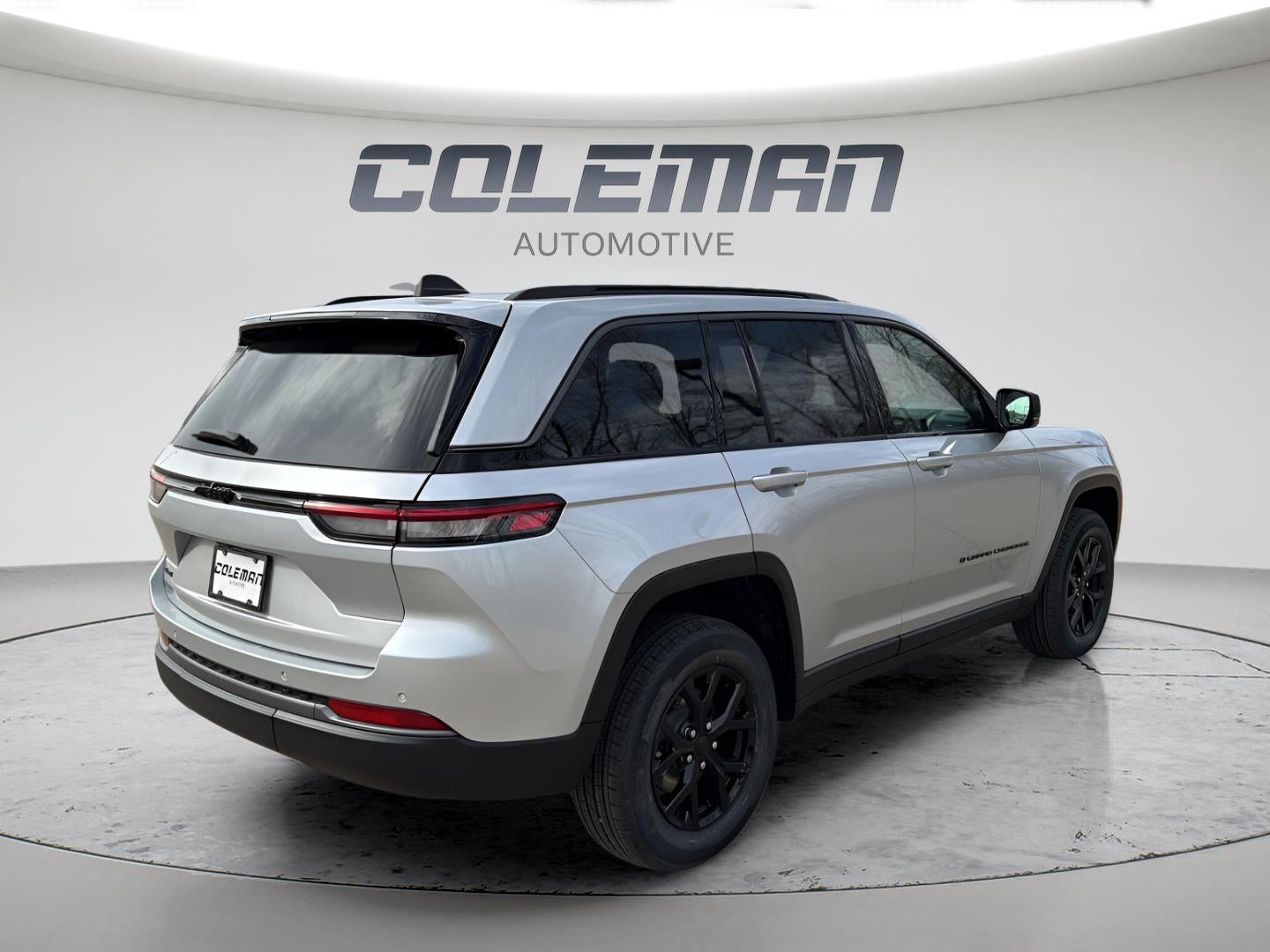 2026 Jeep Grand Cherokee Laredo Altitude
