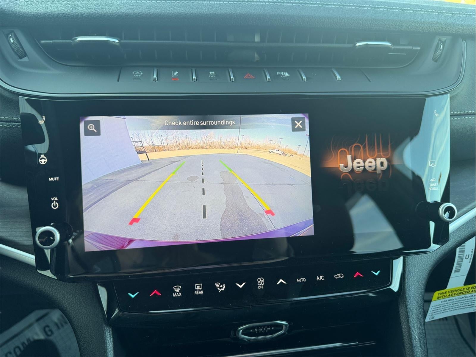 2026 Jeep Grand Cherokee Laredo Altitude