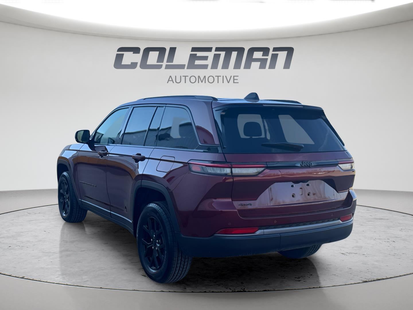 2026 Jeep Grand Cherokee Laredo Altitude