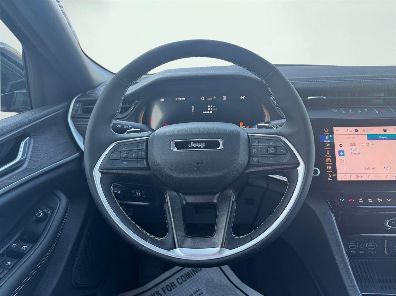 2026 Jeep Grand Cherokee Laredo Altitude