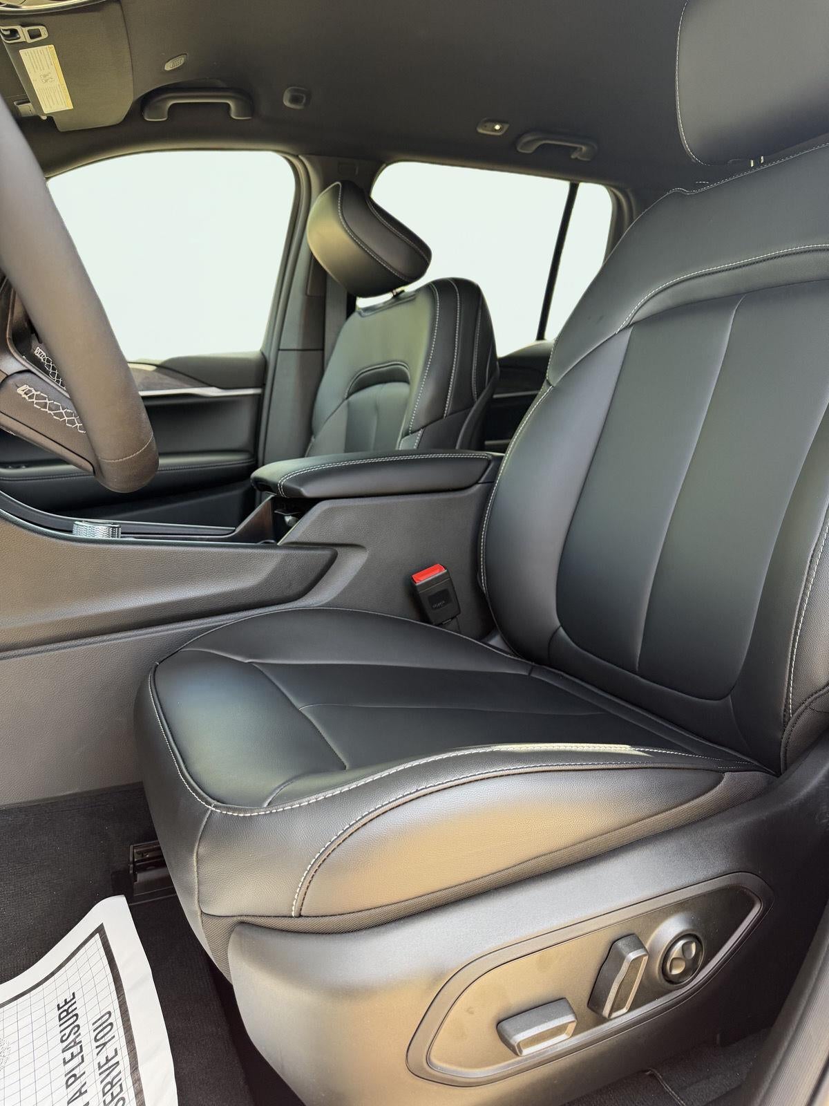 2027 Jeep Grand Cherokee GRAND CHEROKEE LIMITED 4X4