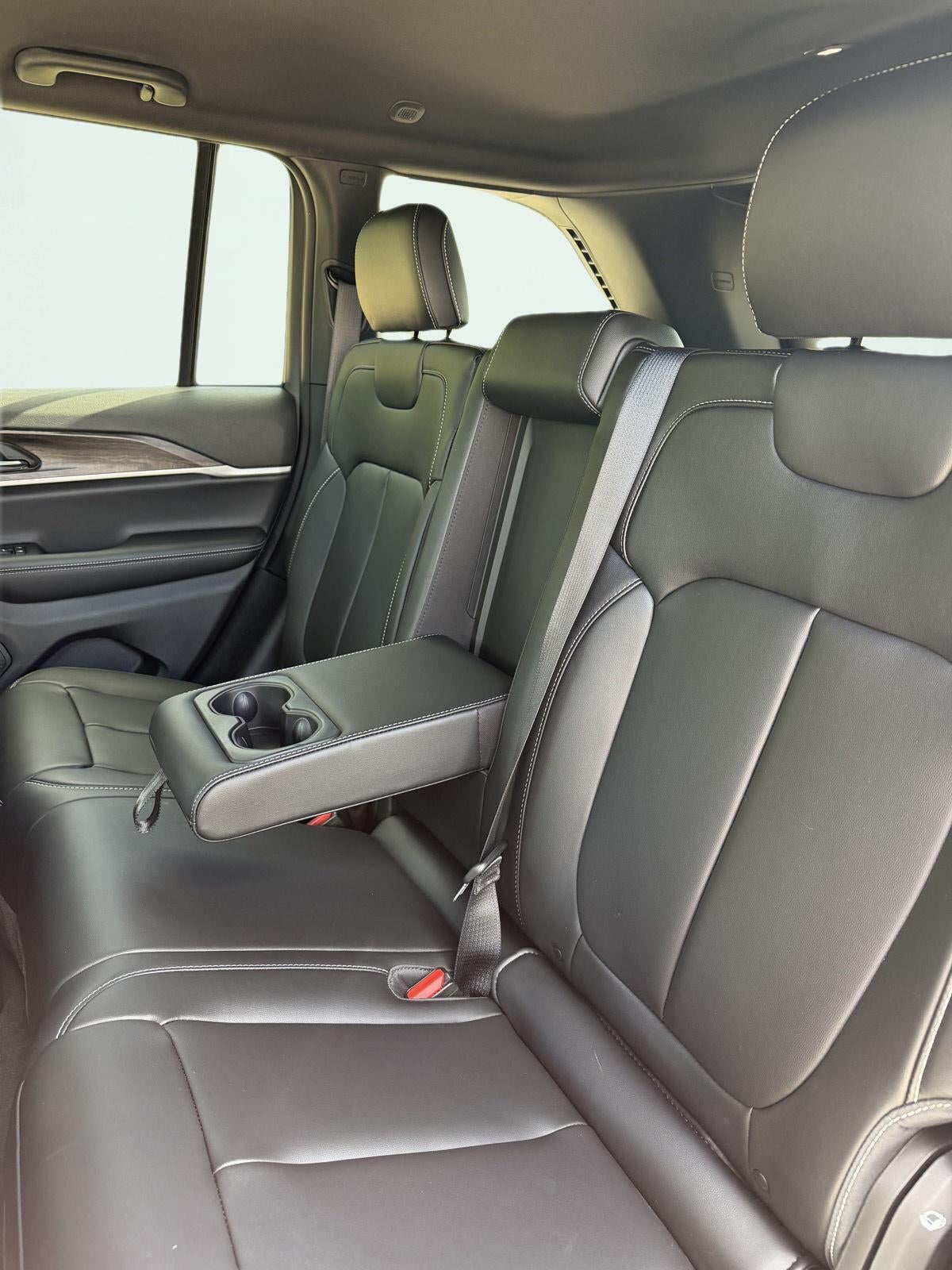 2027 Jeep Grand Cherokee GRAND CHEROKEE LIMITED 4X4