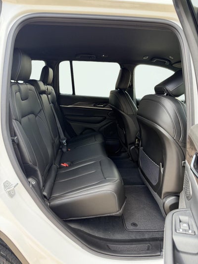2027 Jeep Grand Cherokee GRAND CHEROKEE LIMITED 4X4