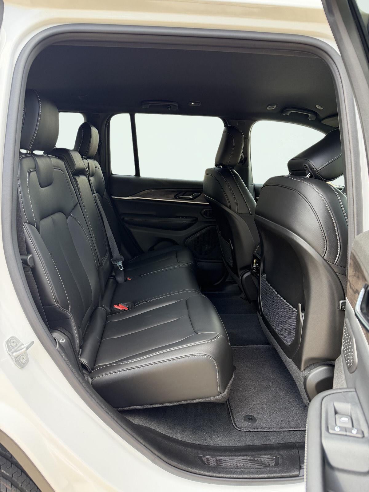 2027 Jeep Grand Cherokee GRAND CHEROKEE LIMITED 4X4