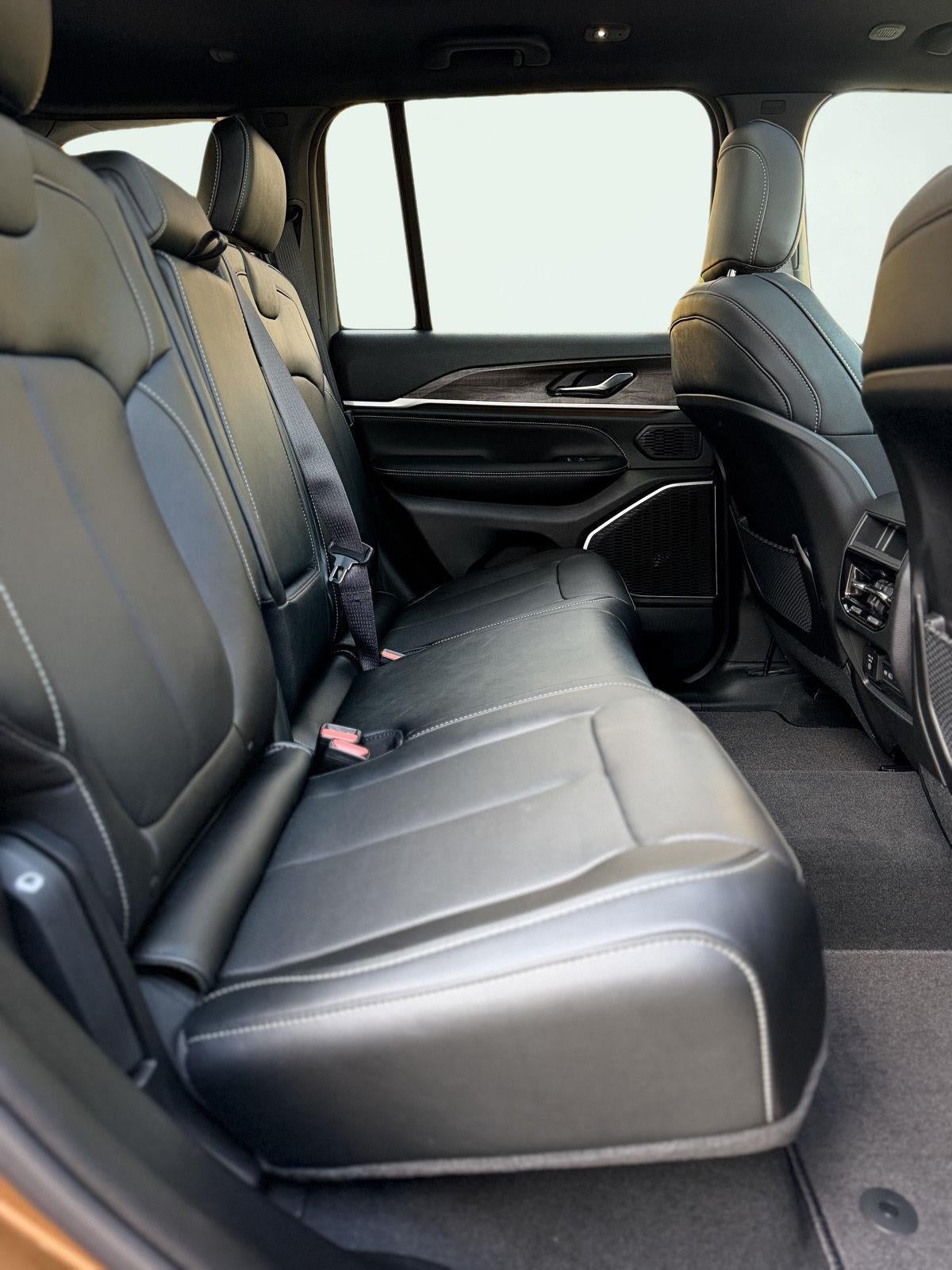 2027 Jeep Grand Cherokee GRAND CHEROKEE LIMITED RESERVE 4X4