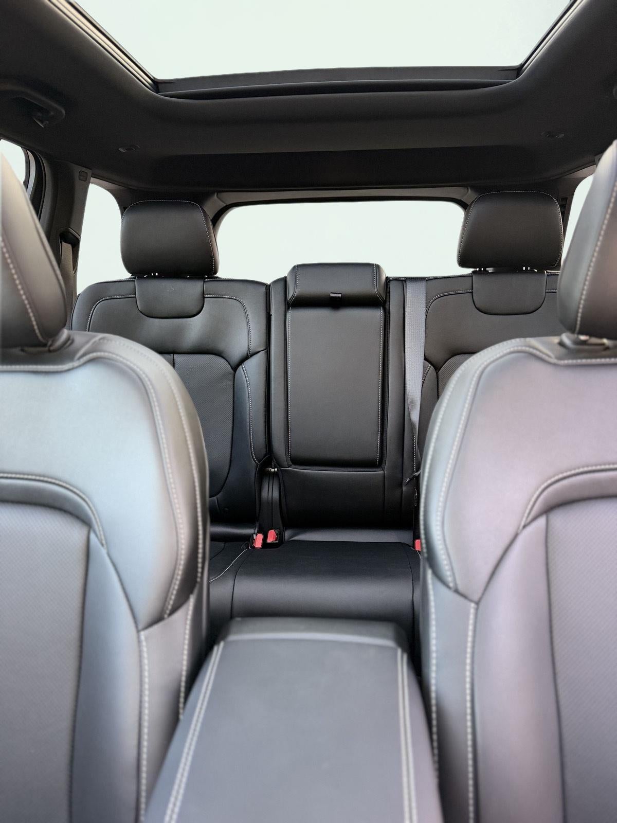 2027 Jeep Grand Cherokee GRAND CHEROKEE LIMITED RESERVE 4X4