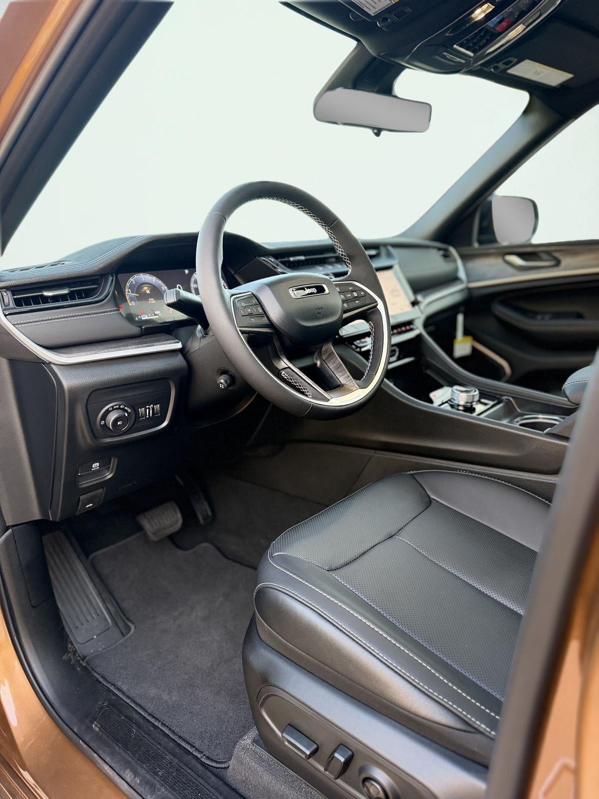 2027 Jeep Grand Cherokee GRAND CHEROKEE LIMITED RESERVE 4X4