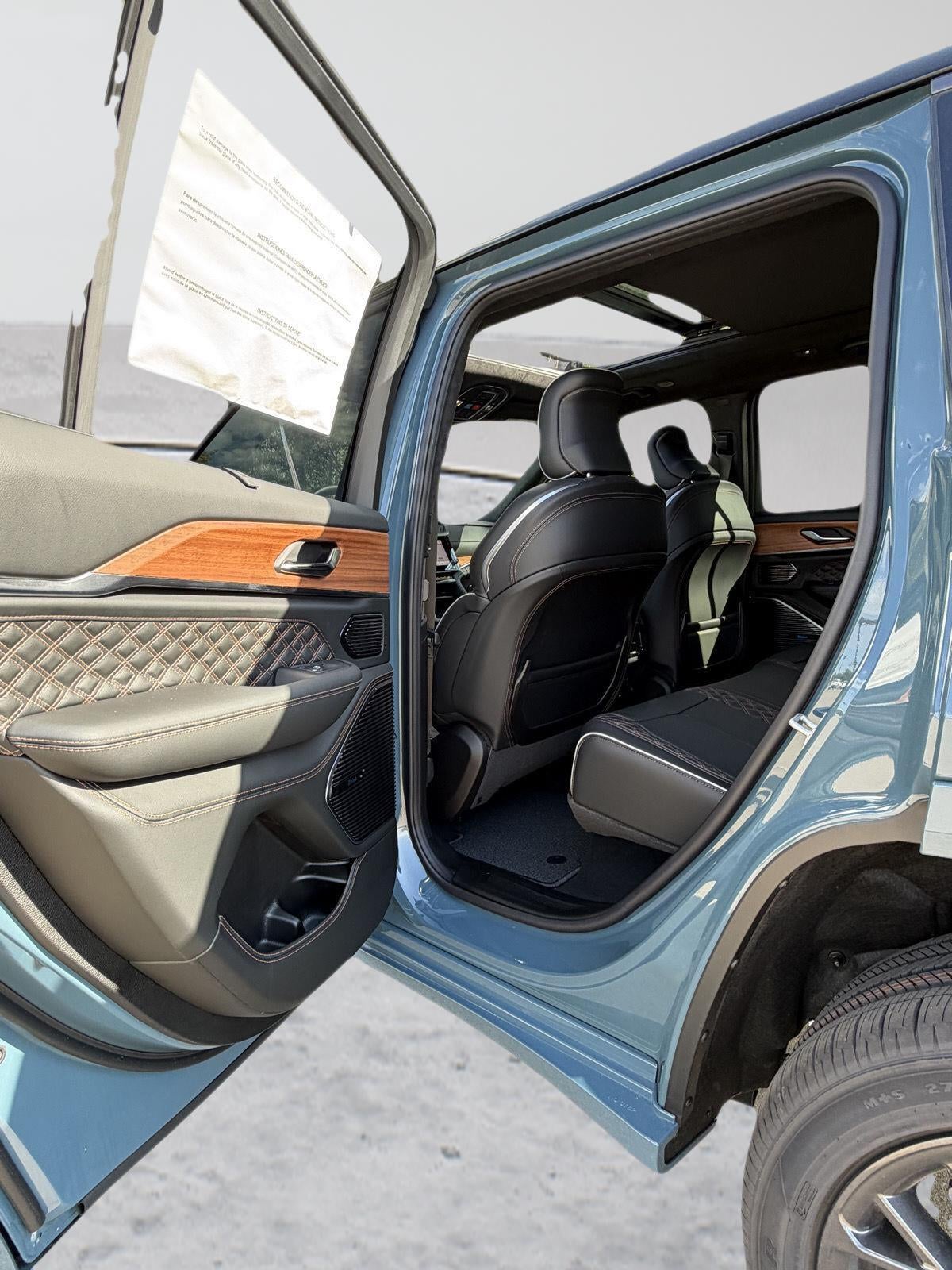2027 Jeep Grand Cherokee GRAND CHEROKEE SUMMIT 4X4