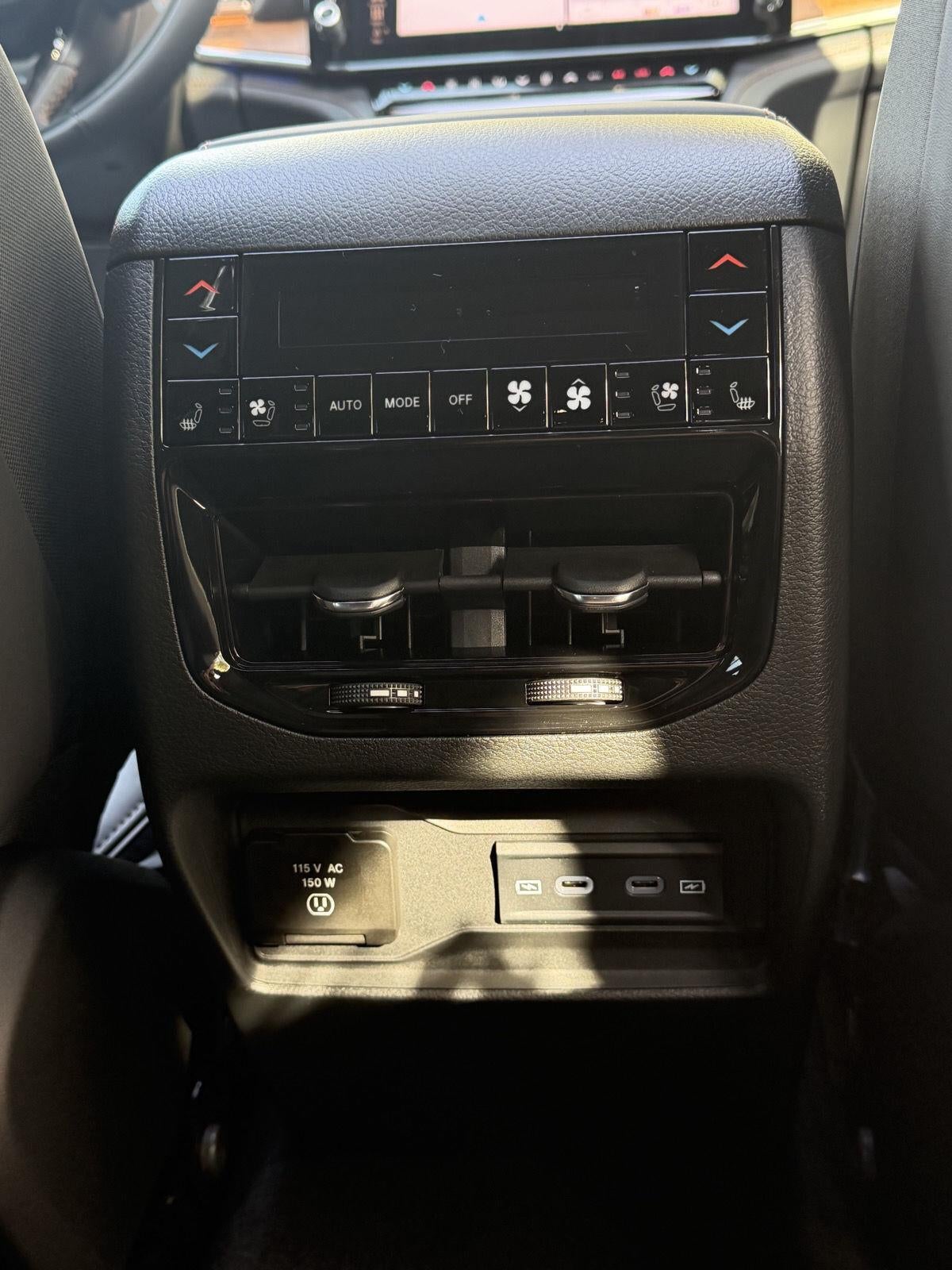 2027 Jeep Grand Cherokee GRAND CHEROKEE SUMMIT 4X4