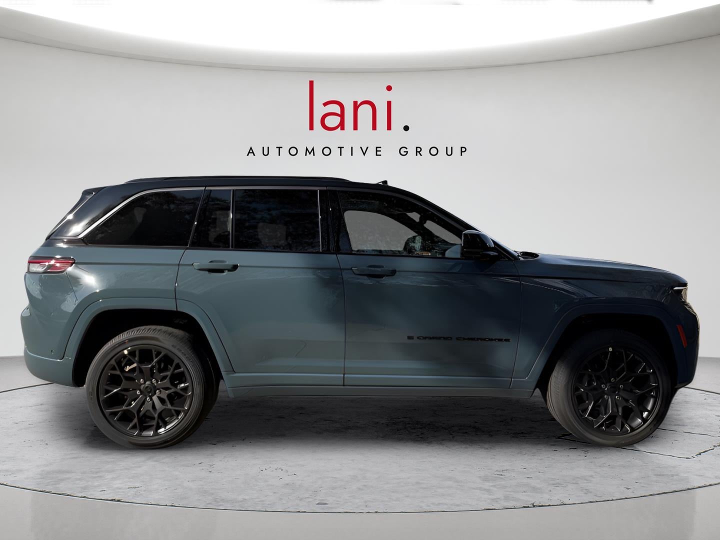 2027 Jeep Grand Cherokee GRAND CHEROKEE SUMMIT 4X4
