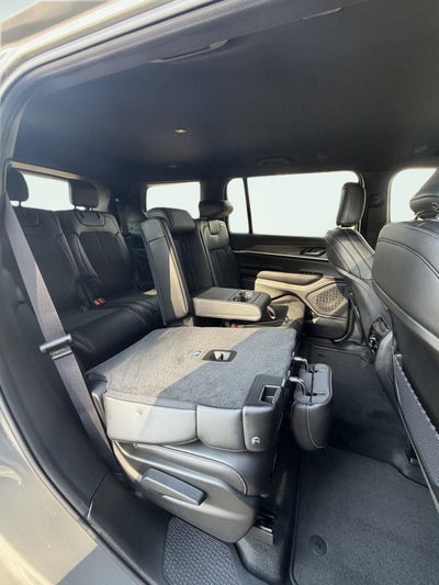 2027 Jeep Grand Cherokee GRAND CHEROKEE L LAREDO ALTITUDE 4X4