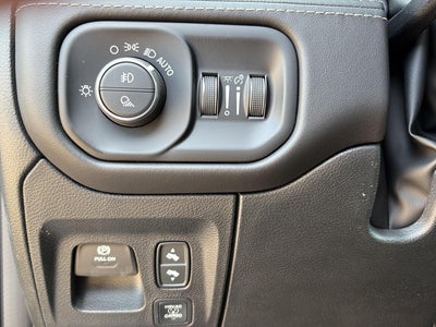 2026 RAM Ram 1500 RAM 1500 LIMITED CREW CAB 4X4 5'7' BOX