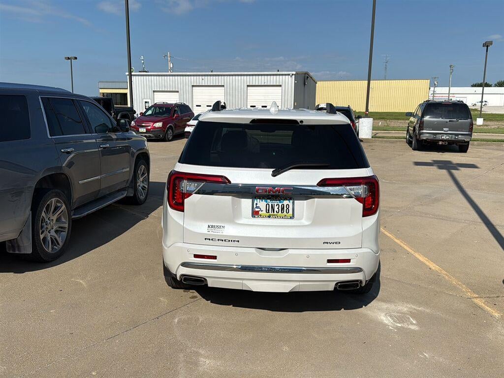 2023 GMC Acadia AWD Denali