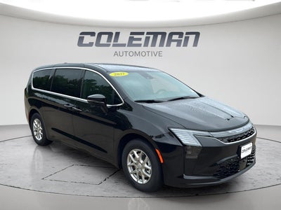 2027 Chrysler Pacifica Select