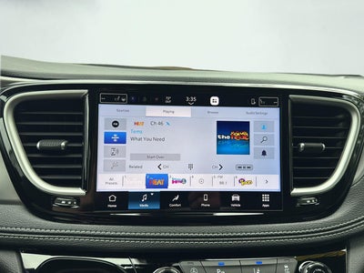2027 Chrysler Pacifica Select