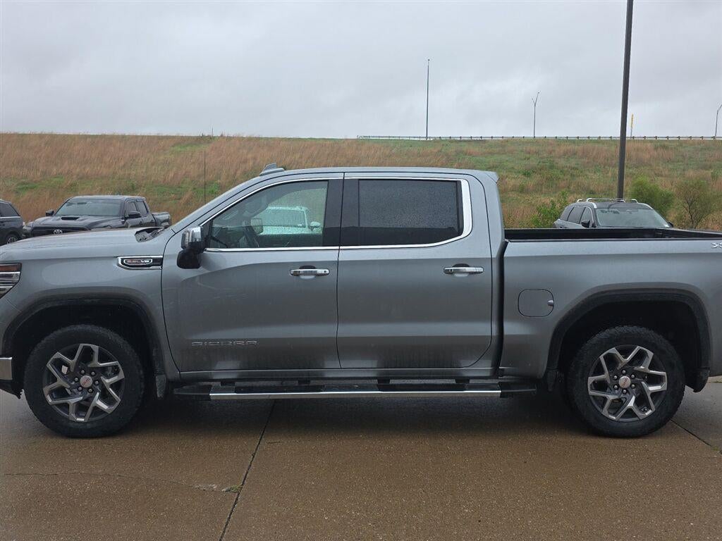 2025 GMC Sierra 1500 4WD Crew Cab Short Box SLT
