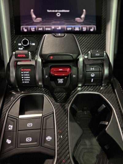 2021 Lamborghini Urus Graphite Capsule