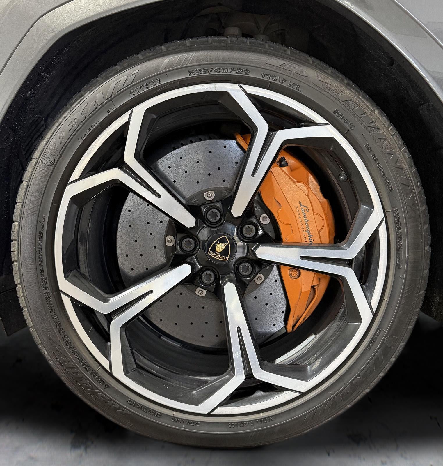 2021 Lamborghini Urus Graphite Capsule
